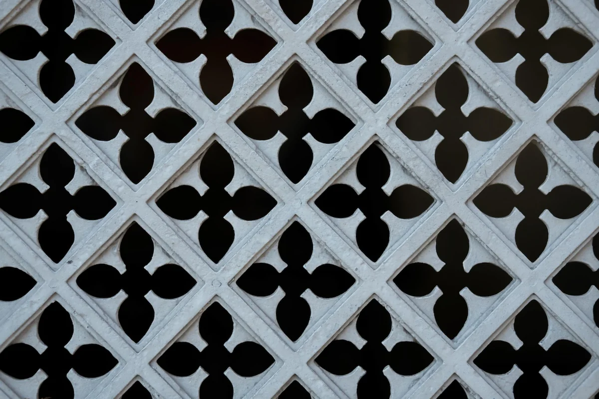 Model Lubang Angin Roster Bunga Minimalis